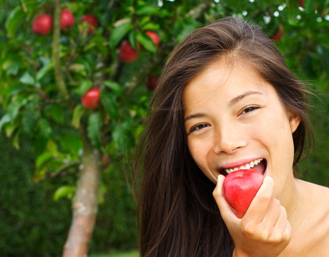 Blog Image: Pick Healthy Snacks to Manage Food Cravings