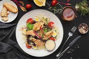 Blog Image: Avoid Oversized Meals When Eating Away from Home